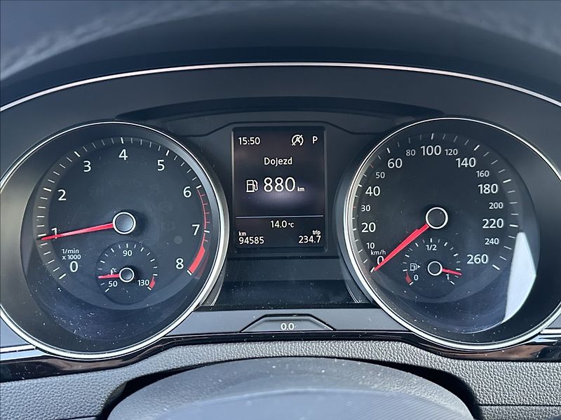 Volkswagen Passat 1,5 TSI 150PS  Business DSG - fotka 38 z 53