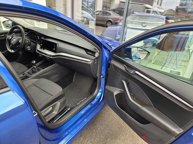 Škoda Octavia 1.5 TSI Ambiente - fotka 27 z 31