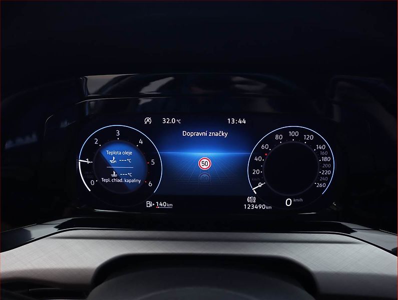 Volkswagen Golf (2022) Life 2.0 TDI, Serv.kniha, Navi - fotka 11 z 18