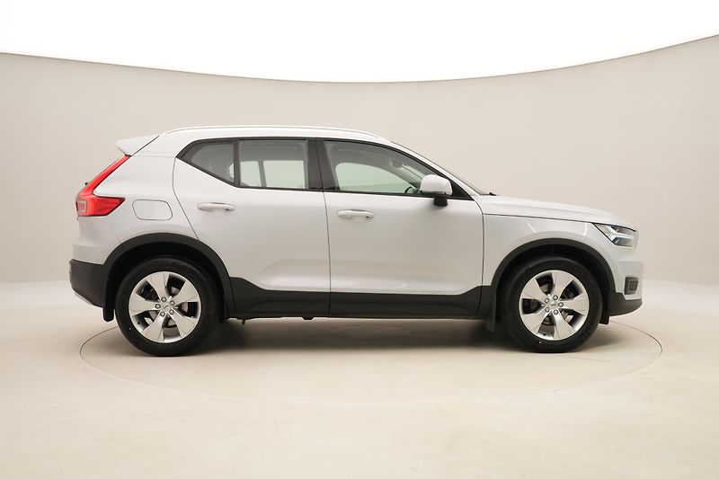 Volvo XC40 D3 MOMENTUM AUT  - fotka 13 z 45