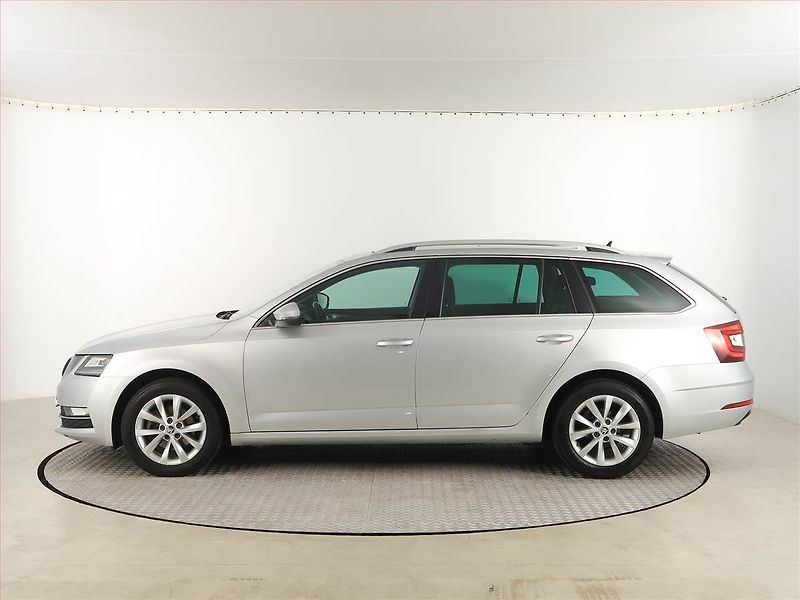 Škoda Octavia (2018) Ambition Plus 2.0 TDI, Automat - fotka 3 z 20