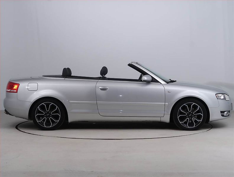 Audi A4 (2007) 2.0 TDI, Serv.kniha, Xenony - fotka 6 z 17