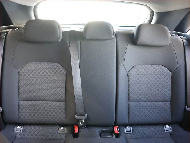 Kia Ceed (2022) 1.0 T-GDI, Serv.kniha - fotka 10 z 17