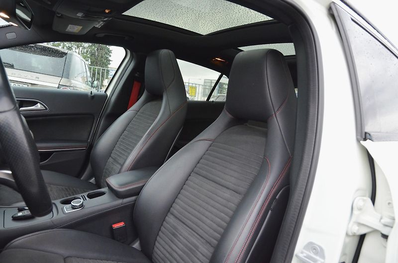 Mercedes-Benz GLA (2016) 220d 130kW 4Matic AMG LINE /ČR - fotka 18 z 38