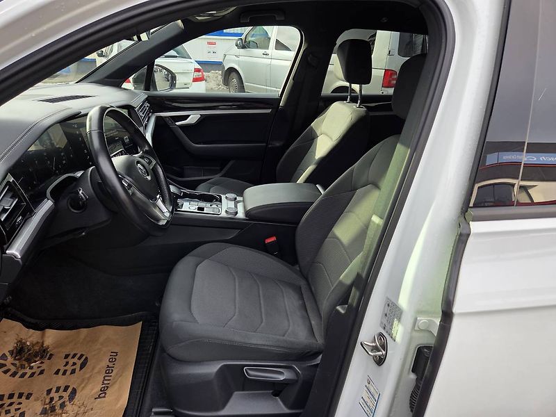 Volkswagen Touareg (2019) 3.0 TDI DSG Vzduch - fotka 11 z 42