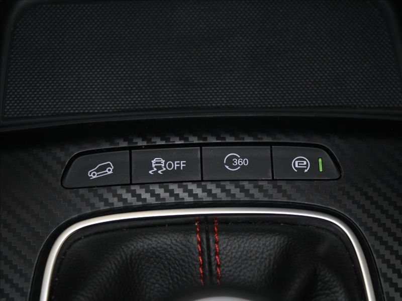MG ZS 1,0 TGI 82kW Eleg.PANO 29tkm. - fotka 20 z 24