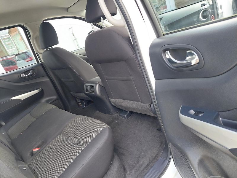 Nissan Navara (2020) Acenta Double Cab 4x4 140Kw  - fotka 29 z 37
