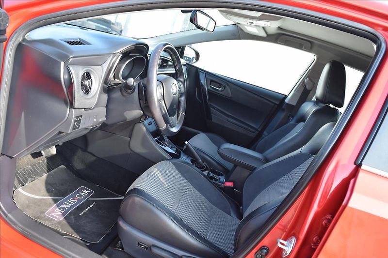 Toyota Auris 1,2 i 85KW XENONY AUTOMAT ALU - fotka 15 z 55