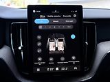 Volvo XC60 B5 AWD PLUS DARK // REZERVACE  - náhled 40