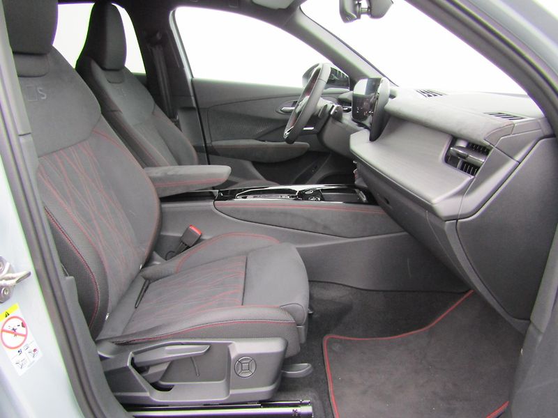 Audi Q3 2,0 TDI 110 kW - fotka 21 z 30