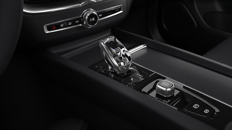 Volvo XC60 (2026) B5 AWD PLUS BRIGHT AUT - fotka 13 z 13