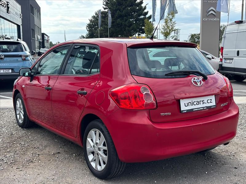 Toyota Auris 1,3 VVT-i  CZ alu kola - fotka 6 z 17