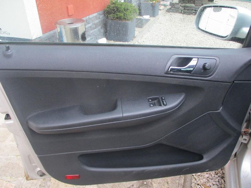 Škoda Fabia 1.9 TDi KLIMA +SADA KOL - fotka 8 z 34
