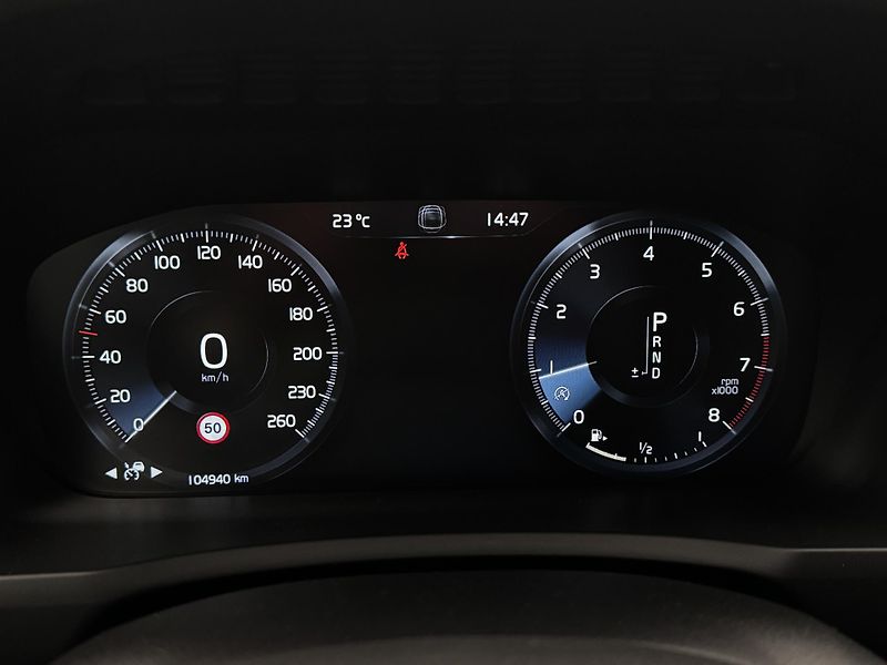 Volvo XC90 T6 AWD INSCRIPTION REZERVACE - fotka 16 z 47