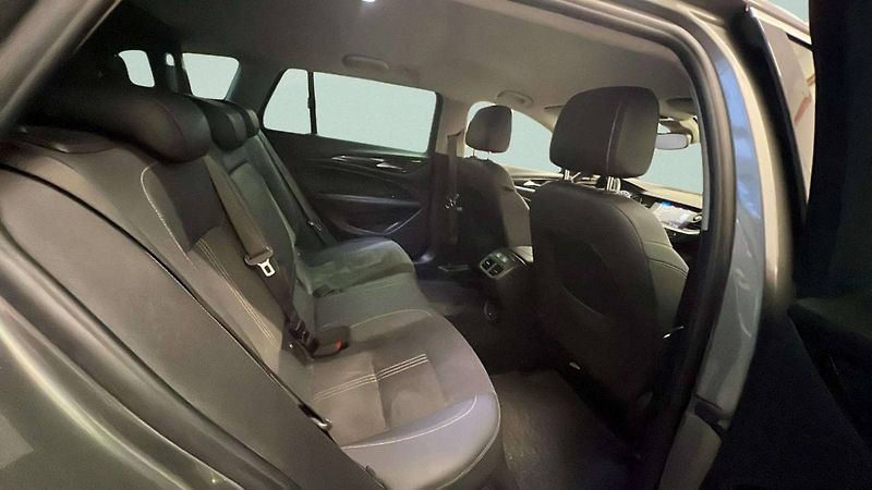 Opel Insignia Sports Tourer Innovation D 2.0 - fotka 24 z 32