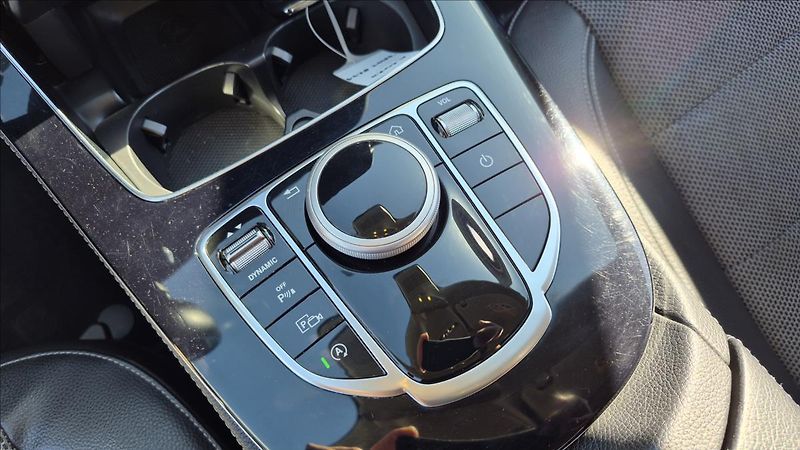 Mercedes-Benz Třídy E 2,0 143 KW E220d ČR Avantgarde - fotka 23 z 28