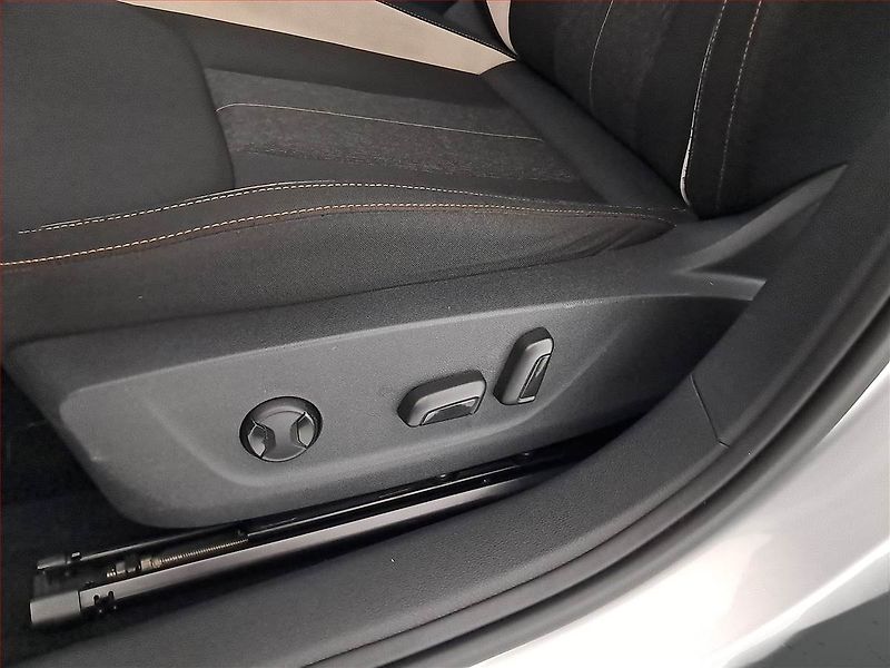 Škoda Scala (2019) 1.0 TSI, Tempomat - fotka 15 z 20