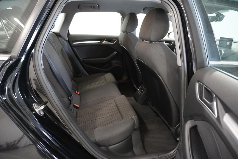 Audi A3 2.0 TFSi 140 kW SPORTBACK  DSG - fotka 26 z 29
