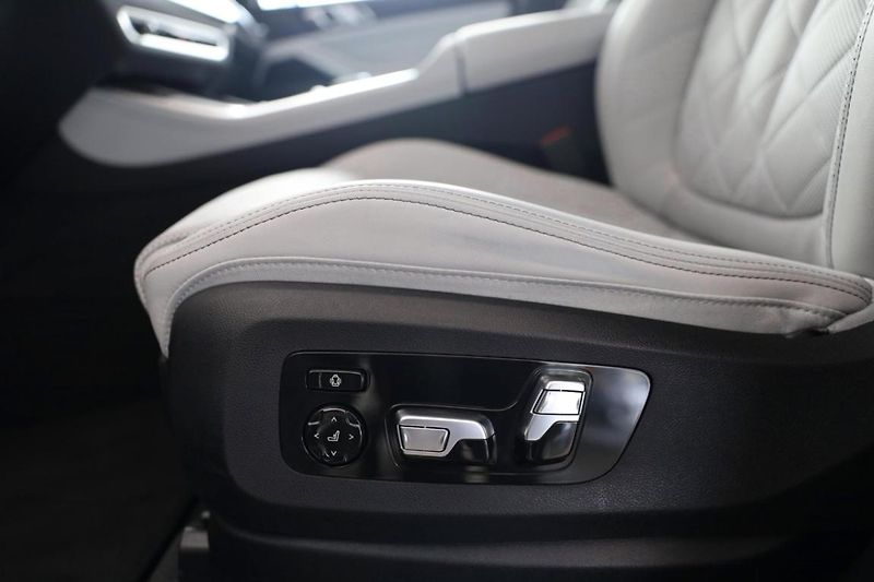 BMW X5 xDrive30d - fotka 22 z 27
