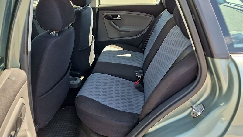 Seat Ibiza 1,4 16V 55 kW - fotka 10 z 17