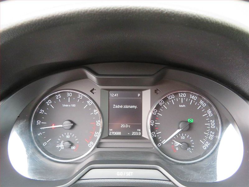 Škoda Octavia (2013) 2.0 TDI, Automat, Xenony - fotka 11 z 15