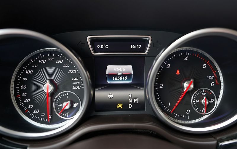 Mercedes-Benz GLE 350d 4Matic AMG/20/ČR - fotka 27 z 35