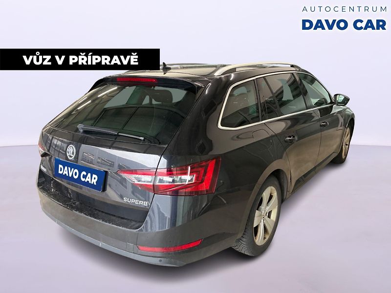 Škoda Superb 2,0 TDI 140kW Style DSG - fotka 3 z 12