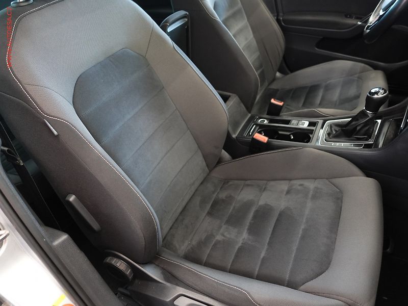 Volkswagen Golf (2013) 1.4TSI, Klima - fotka 11 z 20