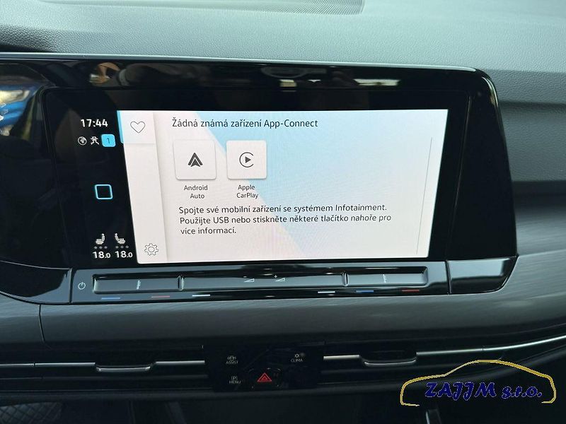 Volkswagen Golf 2.0TDI 110kw DSG + kamera - fotka 21 z 51