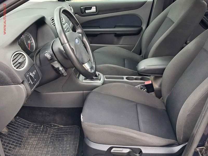Ford Focus (2006) 1.6 TDCI, AC - fotka 9 z 16