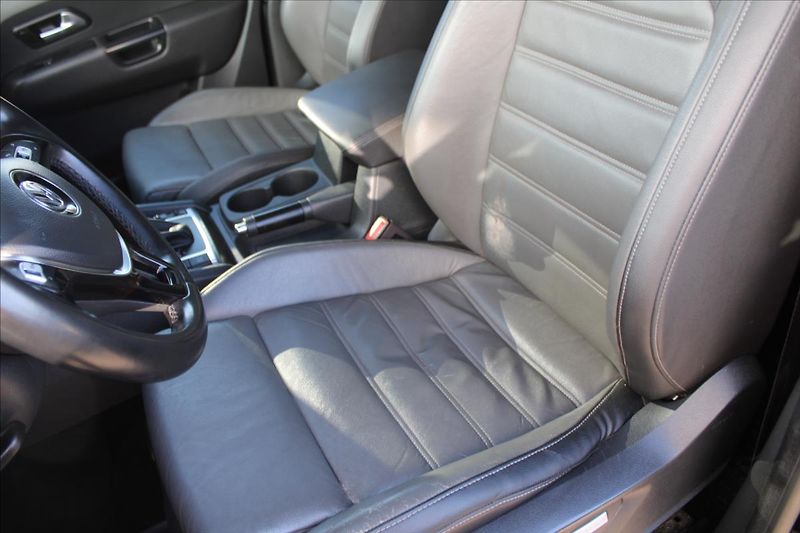 Volkswagen Amarok 3,0 TDI  ČR,AUTOMAT,4x4,DPH - fotka 24 z 33