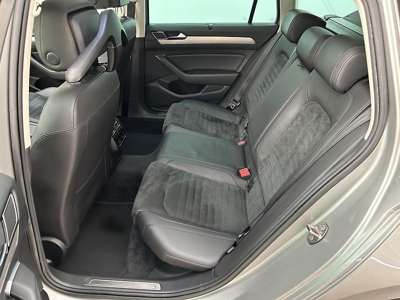 Volkswagen Passat Variant 2,0 TDI 4x4 Highline - fotka 7 z 29