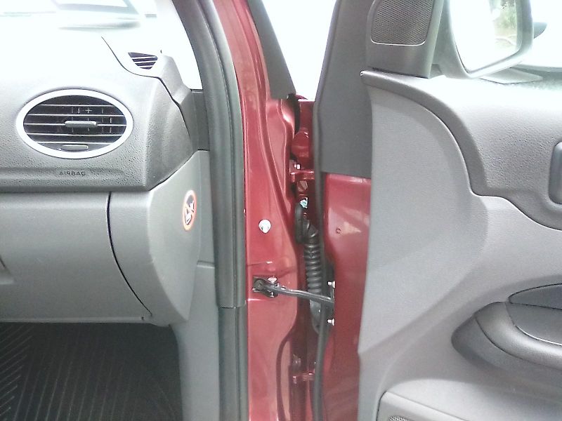 Ford Focus (2005) 2.0i 16V combi, 2majitel - fotka 21 z 30