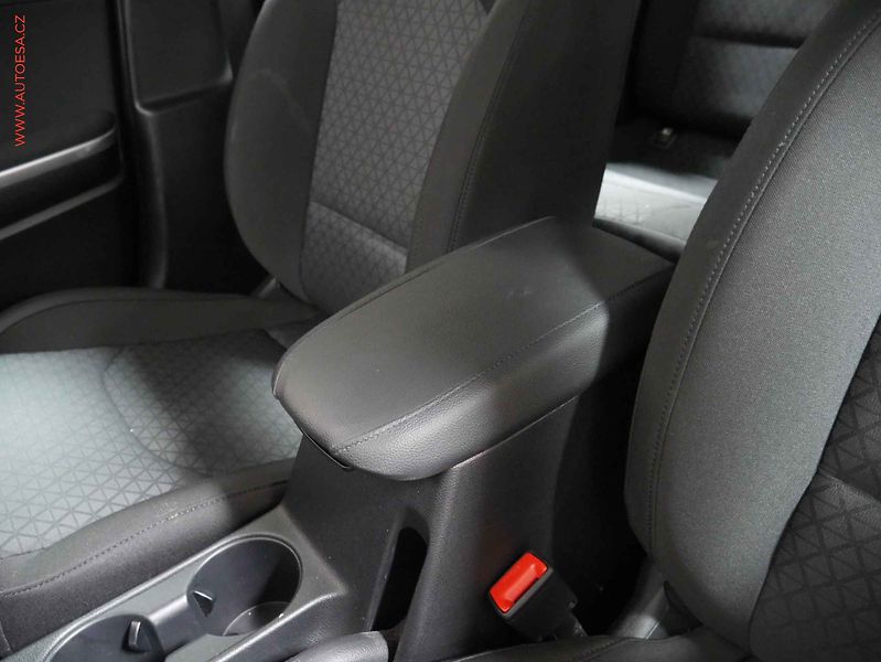 Kia Ceed (2023) 1.5 T-GDI, 1.maj,ČR, servis - fotka 17 z 20