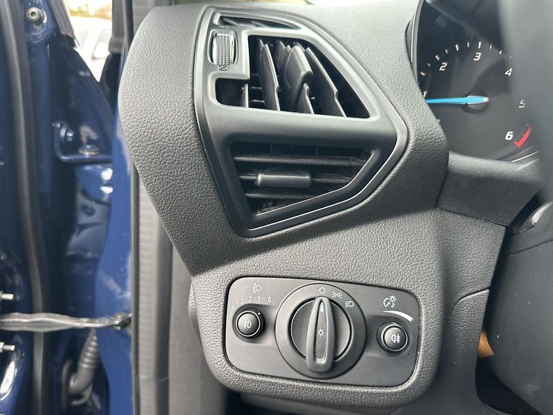 Ford Kuga (2014) 2.0TDCI/103kW * ČR * 4x4  - fotka 9 z 33