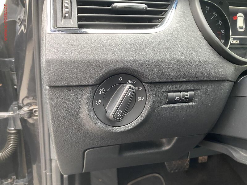 Škoda Octavia (2014) 2.0 TDi, Ambiente, DSG - fotka 15 z 18