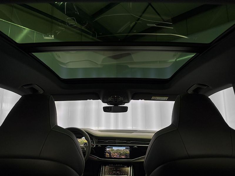 Audi Q8 60TFSI e QUATTRO, MASÁŽE, B&O - fotka 27 z 31