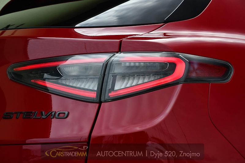 Alfa Romeo Stelvio 2.2 D154kW Veloce AT8-Q4 - fotka 55 z 56