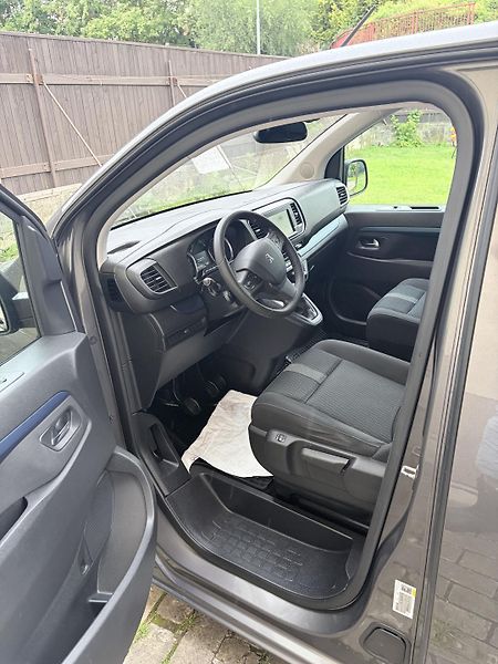 Peugeot Traveller (2018)  2.0 BlueHDi, 8 míst - fotka 7 z 27