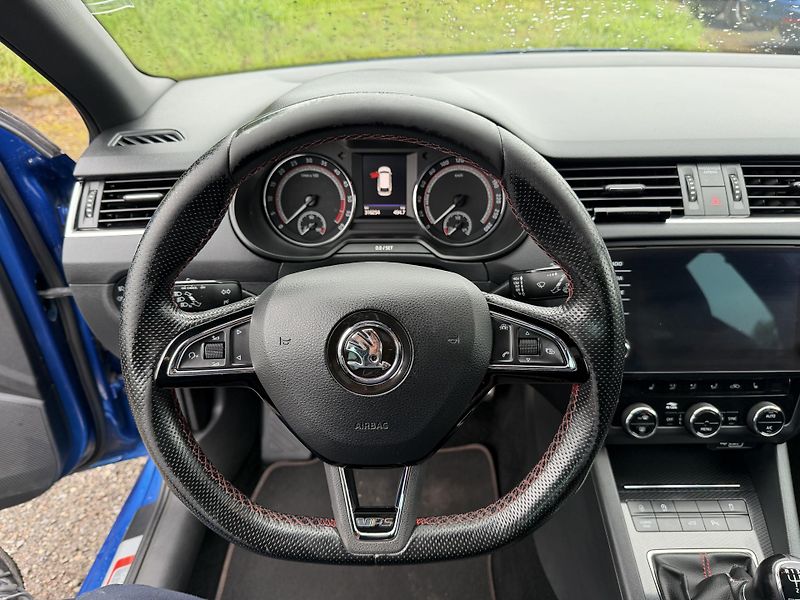 Škoda Octavia 2.0 TDI RS - fotka 19 z 25
