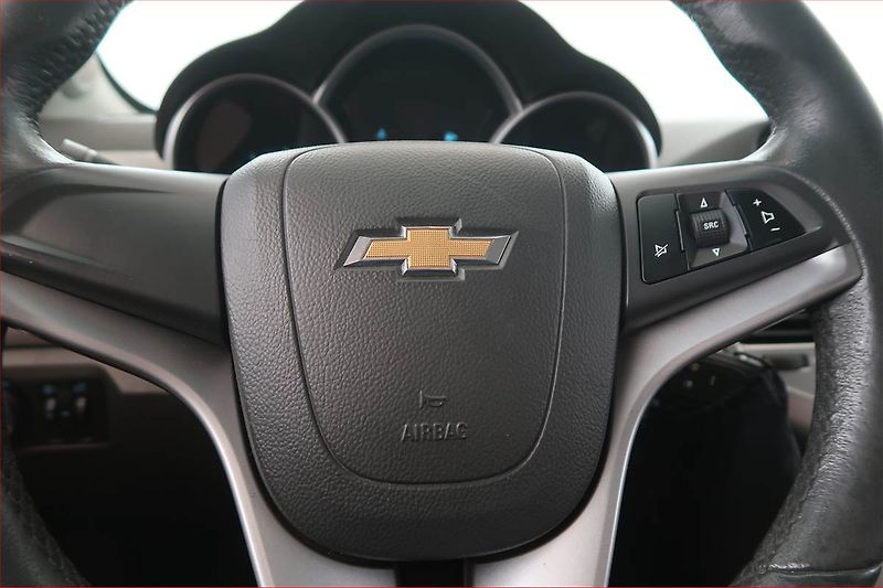 Chevrolet Cruze (2009) 1.6 i 16V, ČR,1.maj - fotka 15 z 16