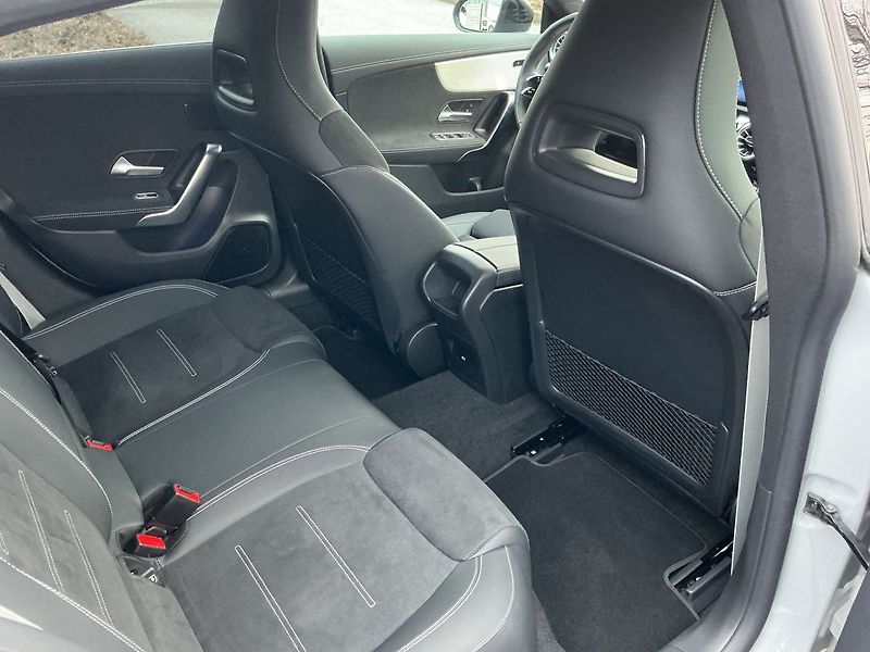 Mercedes-Benz CLA 200 d Shooting Brake  AMG - fotka 20 z 26