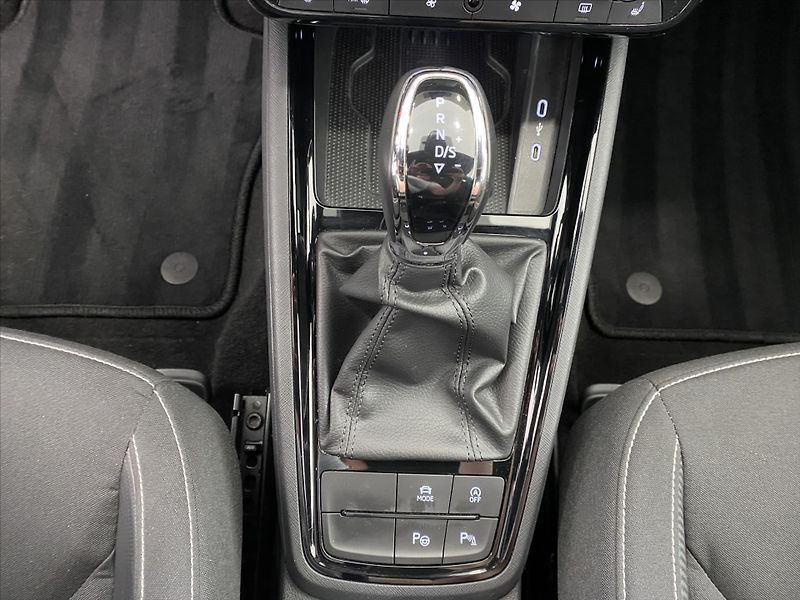 Škoda Scala 1,0 TSI 85kW DSG Monte Carlo - fotka 16 z 27