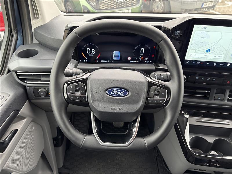 Ford Tourneo Custom 2,0 EcoBlue 125kW L2 Titanium - fotka 22 z 47