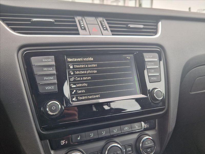 Škoda Octavia 2,0 TDI 110kW TAŽNÉ VÝHŘ. NOSI - fotka 36 z 41