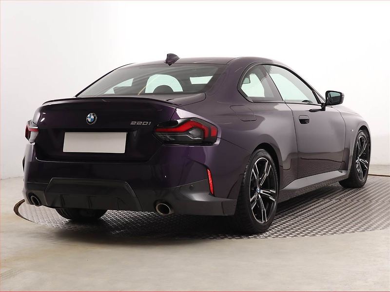 BMW Řada 2 (2022) 220 i - fotka 5 z 22