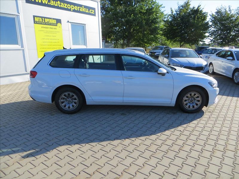 Volkswagen Passat 2,0 TDI 110kW Business ČR - fotka 9 z 26