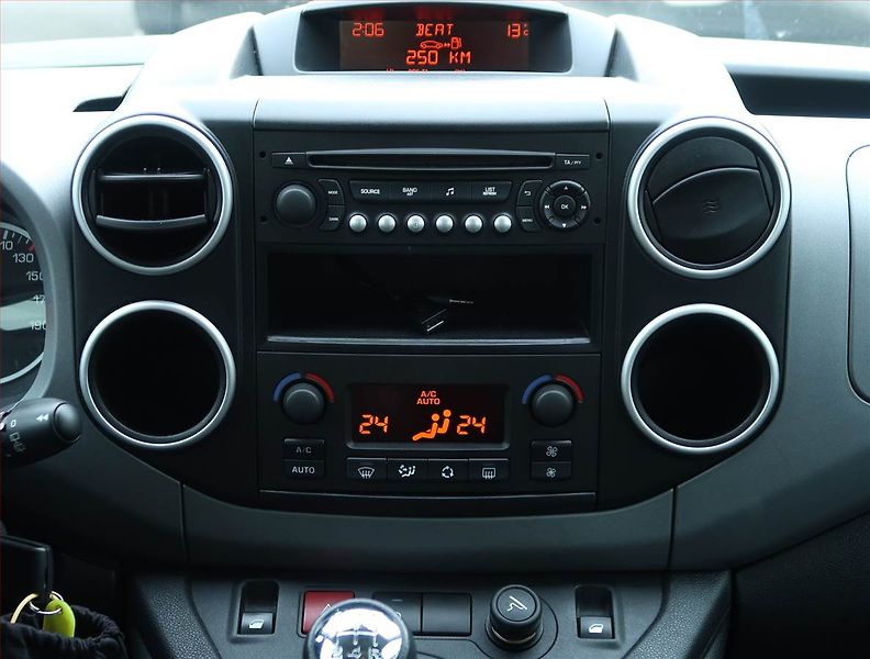 Citroën Berlingo (2018) XTR 1.6 BlueHDi, 5Míst, ČR - fotka 12 z 16