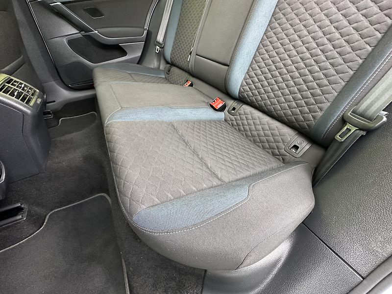Volkswagen Golf (2019) IQ.DRIVE 1.5TSI110kW 2.Maj. - fotka 30 z 40
