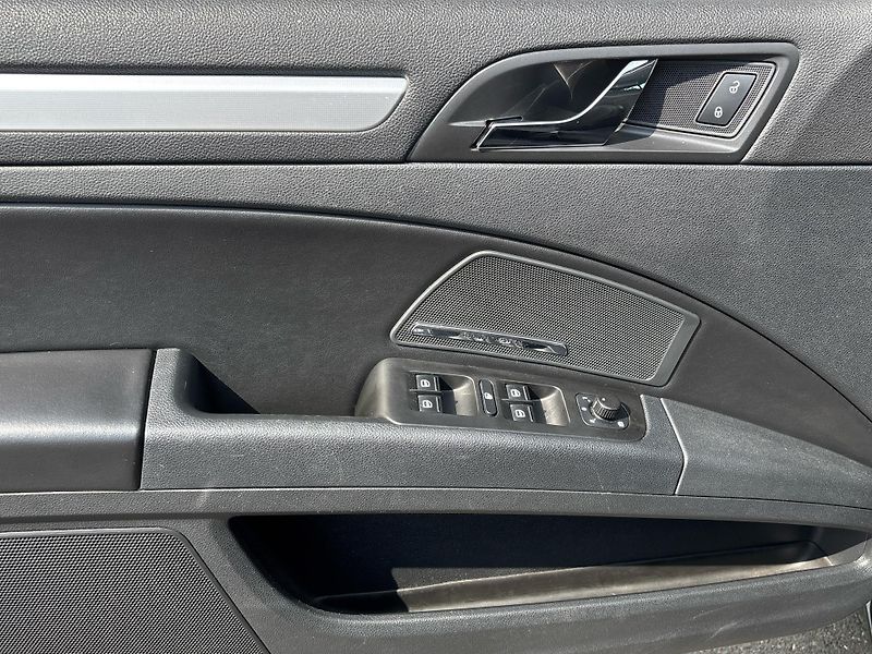 Škoda Superb ELEGANCE - fotka 13 z 29